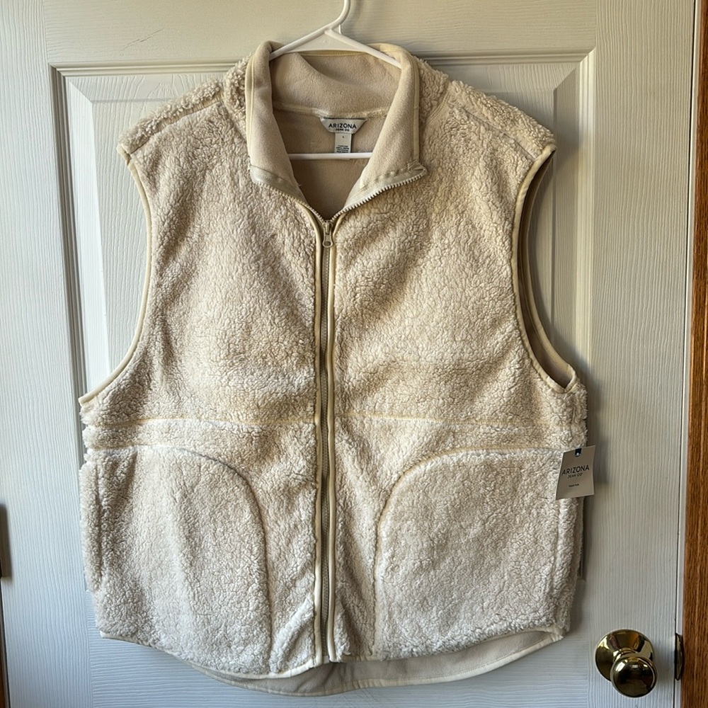 Arizona Sherpa Vest NWT large